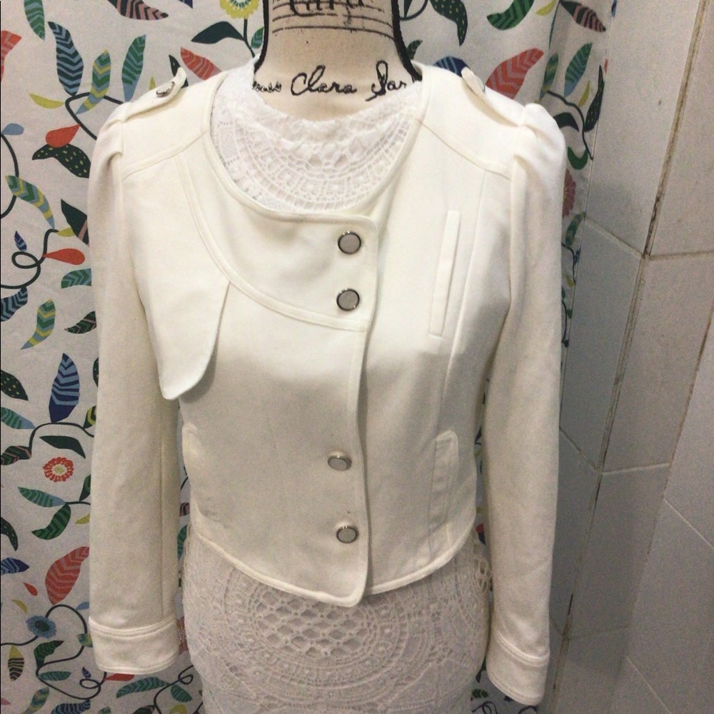 Is a summer layer light jacket
